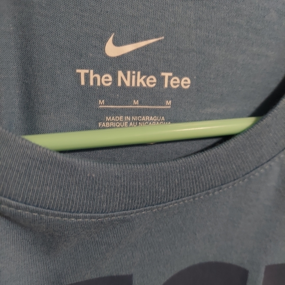 Nike T-Shirt - Picture 3 of 4